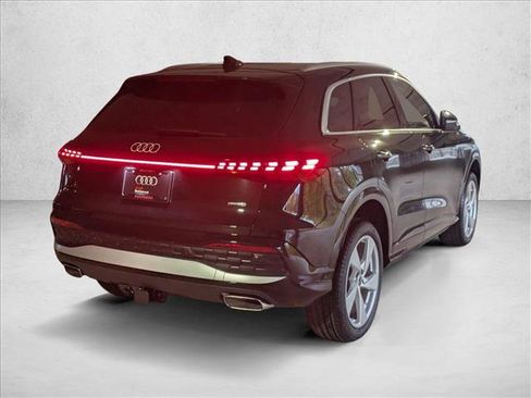 New 2025 Audi Q5 Premium Plus image 2