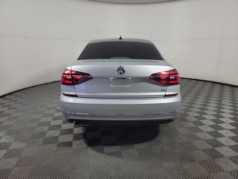 Used 2019 Volkswagen Passat 2.0T Wolfsburg w/ Wheels & Sunroof Package FWD image 5