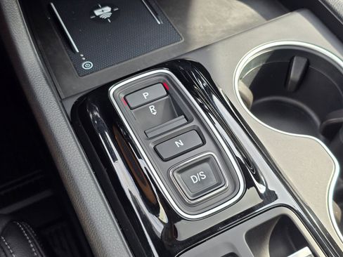 Certified 2024 Honda Pilot Touring image 28