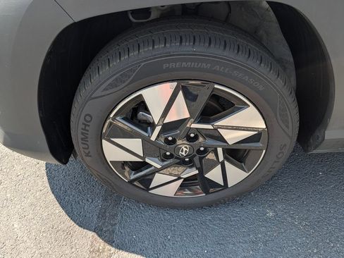 Used 2025 Hyundai Kona SEL FWD image 30