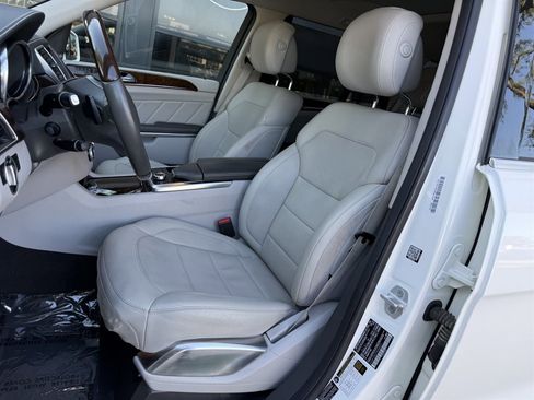 Used 2015 Mercedes-Benz GL 550 4MATIC image 12