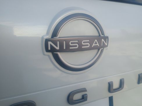 Used 2024 Nissan Rogue SV image 7