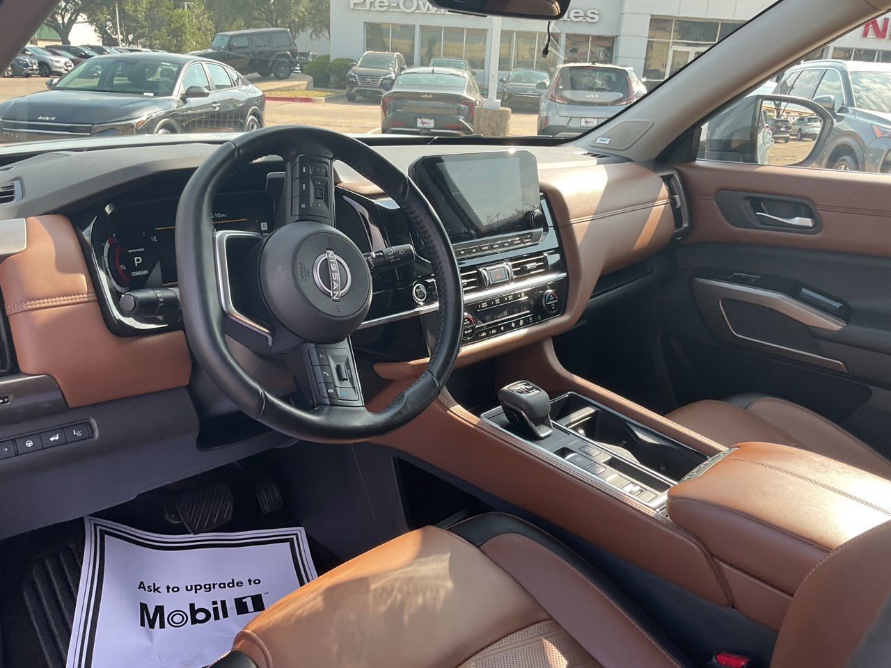 Used 2024 Nissan Pathfinder Platinum FWD image 12