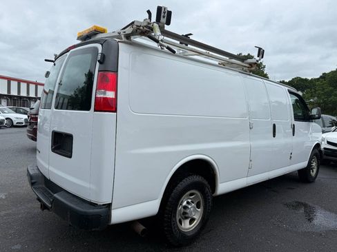 Used 2020 Chevrolet Express 3500 Extended w/ Driver Convenience Package RWD image 5