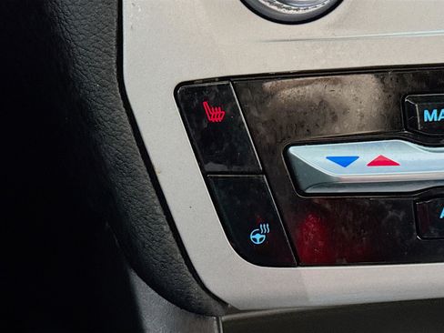 Used 2023 Ford Explorer XLT w/ Equipment Group 202A image 4