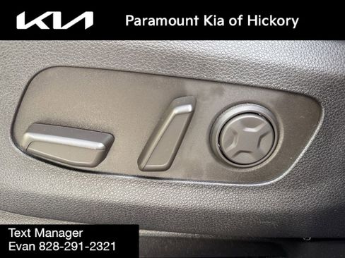 Used 2025 Kia Carnival SX Prestige image 39