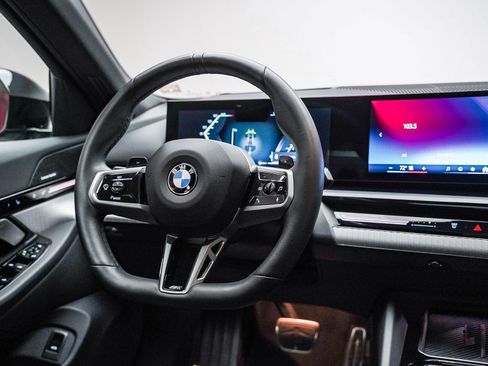 Used 2026 BMW 530i w/ M Sport Package RWD image 16