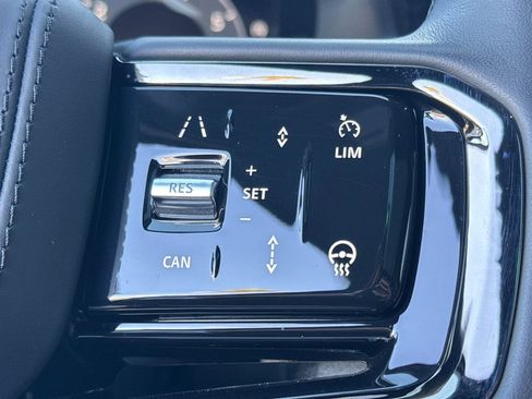 Certified 2025 Land Rover Range Rover Velar Dynamic SE AWD/4WD image 29
