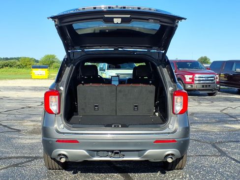 Used 2023 Ford Explorer Platinum w/ Technology Package AWD/4WD image 12