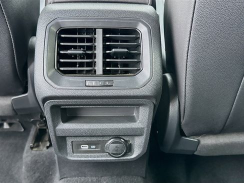 Used 2022 Volkswagen Tiguan SE R-Line image 17