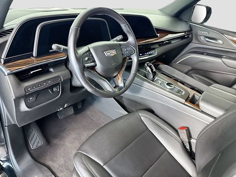 Used 2023 Cadillac Escalade ESV Luxury AWD/4WD image 9
