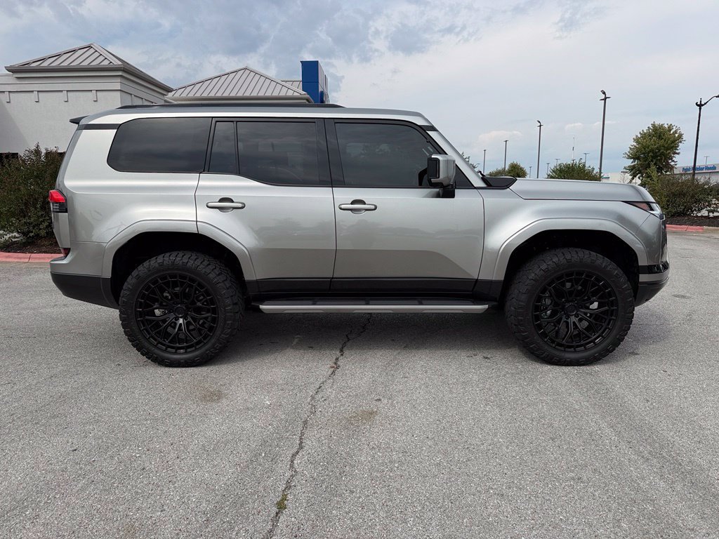 Used 2026 Lexus GX 550 w/ Accessory Package (2T) AWD/4WD image 8