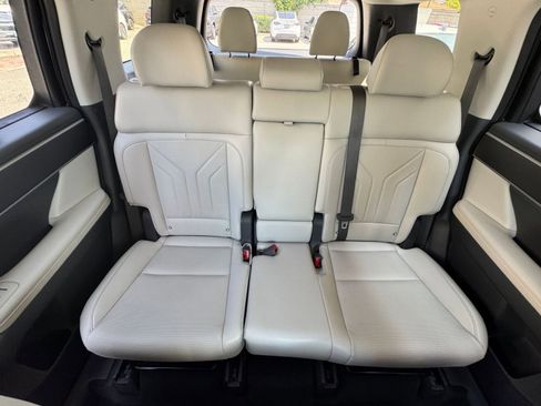 Used 2025 Hyundai Santa Fe SEL AWD/4WD image 40