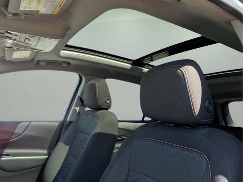 Used 2021 Chevrolet Equinox LT FWD image 18