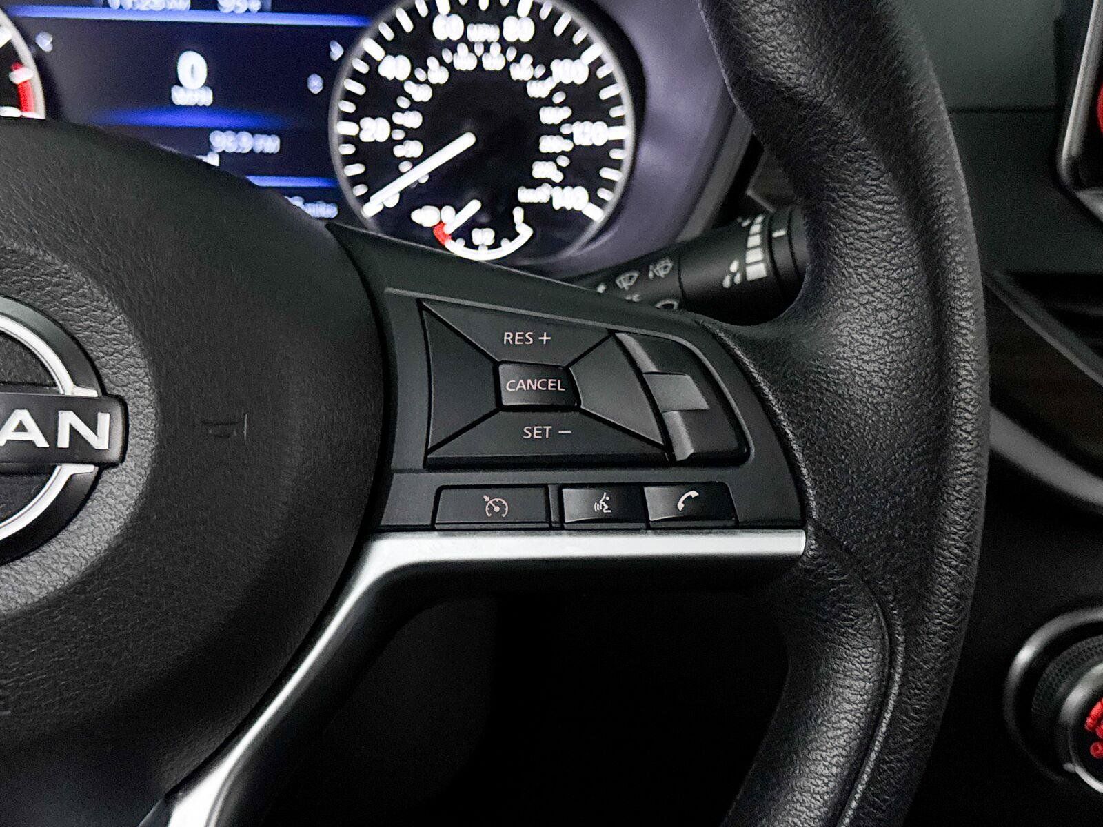 Used 2024 Nissan Altima 2.5 SV FWD image 32