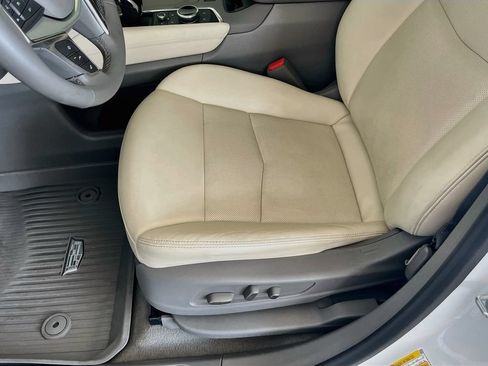 Used 2025 Cadillac XT5 Premium Luxury w/ Technology Package FWD image 20