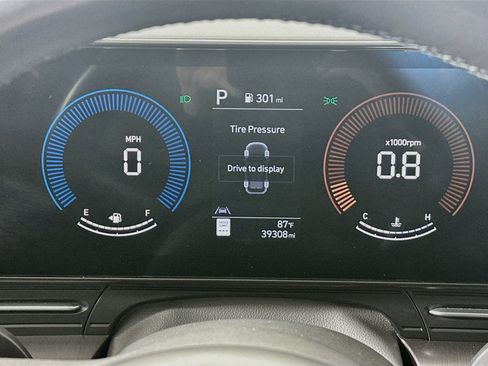 Used 2025 Hyundai Kona SEL FWD image 19