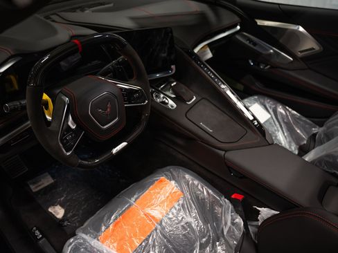 Used 2023 Chevrolet Corvette Z06 w/ Z07 Performance Package RWD image 17