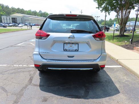Used 2018 Nissan Rogue S FWD image 6