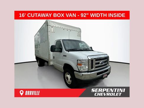 Used 2017 Ford E-450 and Econoline 450 Super Duty RWD image 1