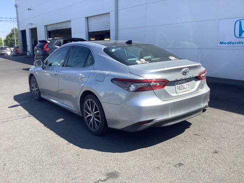 Used 2021 Toyota Camry XLE w/ Navigation Package AWD/4WD image 3