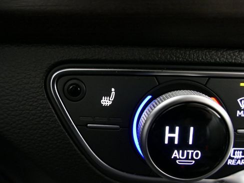 Certified 2024 Audi Q5 e Premium Plus w/ Premium Plus Package image 22