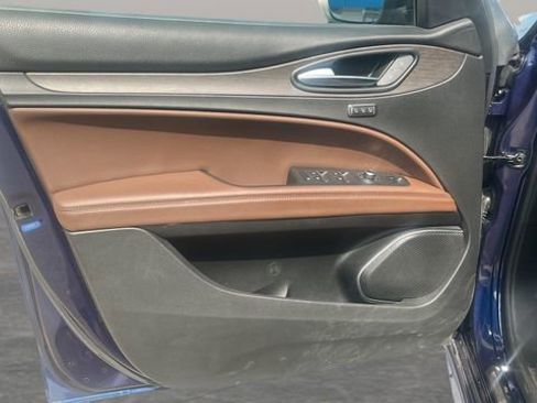 Used 2021 Alfa Romeo Stelvio Ti w/ Nero Edizione image 12