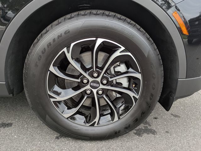 New 2026 Lincoln Nautilus Premier AWD/4WD image 11