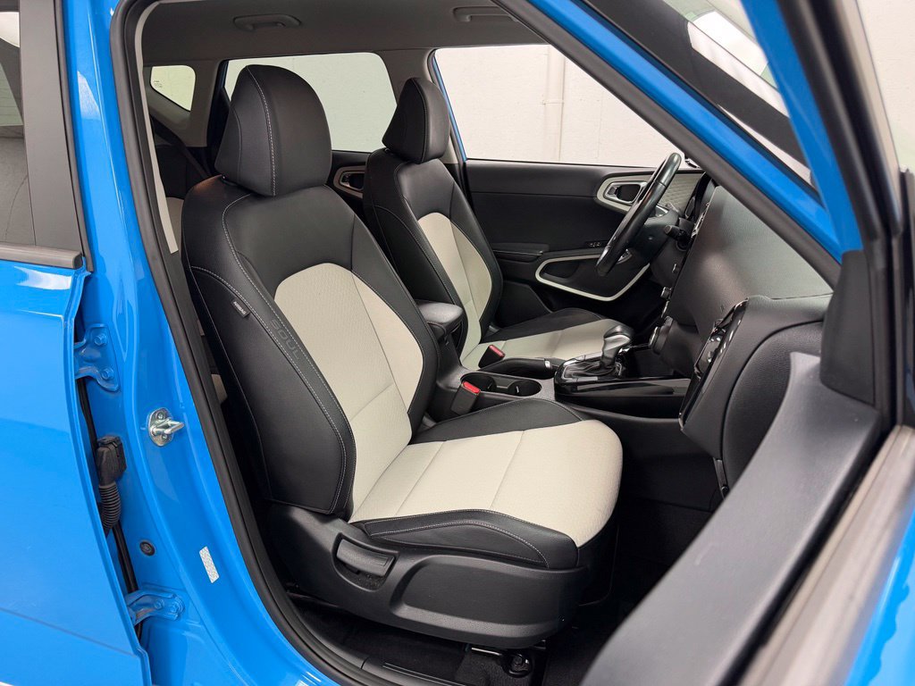 Used 2023 Kia Soul GT-Line FWD image 11