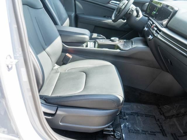 Certified 2026 Kia Sportage EX AWD/4WD image 10