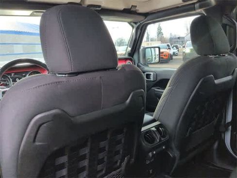 Used 2023 Jeep Wrangler Unlimited Rubicon w/ Cold Weather Group image 18