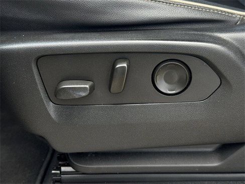 Used 2021 GMC Yukon XL SLT image 29