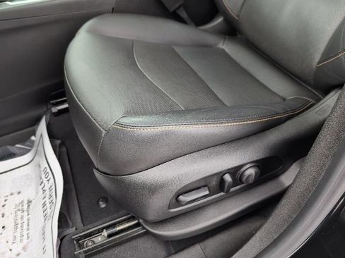 Used 2020 Chevrolet Equinox LT w/ Midnight Edition image 12