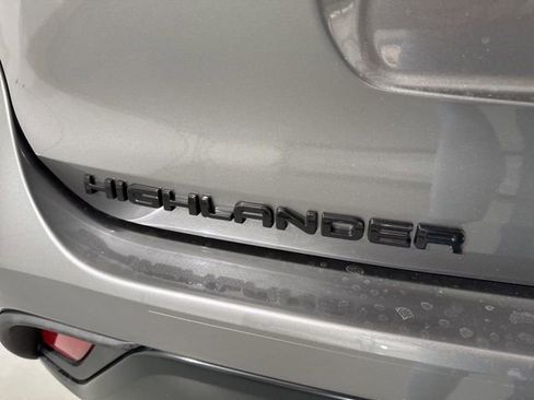 New 2026 Toyota Highlander XLE image 9