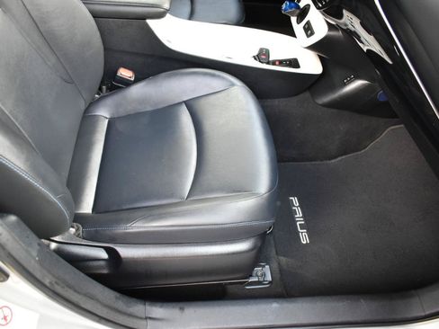 Used 2016 Toyota Prius Four Touring w/ Premium Convenience Package FWD image 27