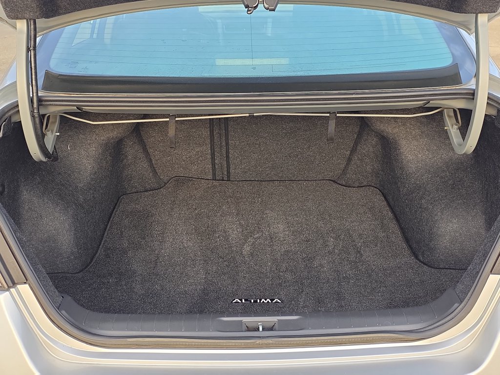 Used 2014 Nissan Altima 2.5 SL w/ Moonroof Package FWD image 13
