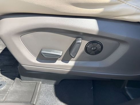 Used 2021 Ford Explorer Platinum w/ Equipment Group 601A image 10