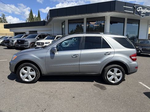 Used 2011 Mercedes-Benz ML 350 BlueTEC 4MATIC image 2