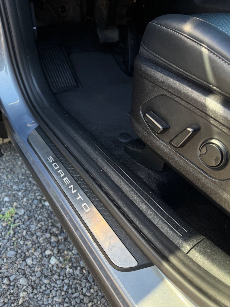 Used 2021 Kia Sorento SX AWD/4WD image 15