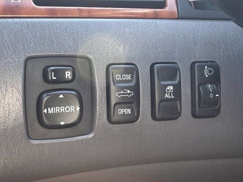 Used 2008 Toyota Solara SLE image 38