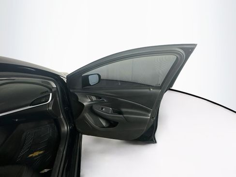 Used 2017 Chevrolet Volt LT w/ Comfort Package FWD image 29