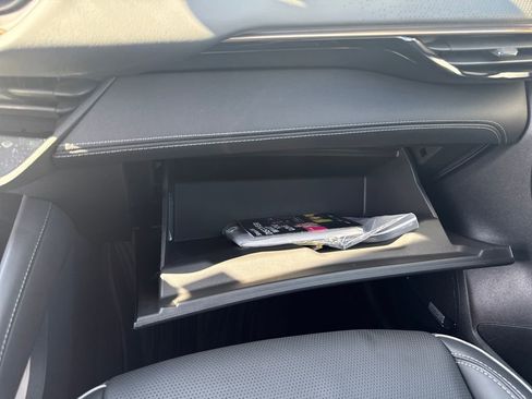 Used 2025 Buick Envision Avenir AWD/4WD image 21