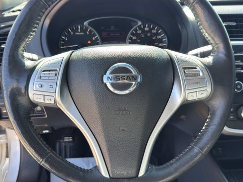 Used 2017 Nissan Altima 2.5 SL FWD image 11