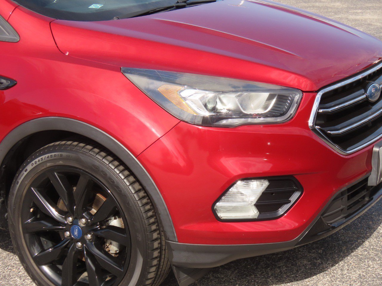 Used 2018 Ford Escape SE w/ SE Sport Appearance Package FWD image 6