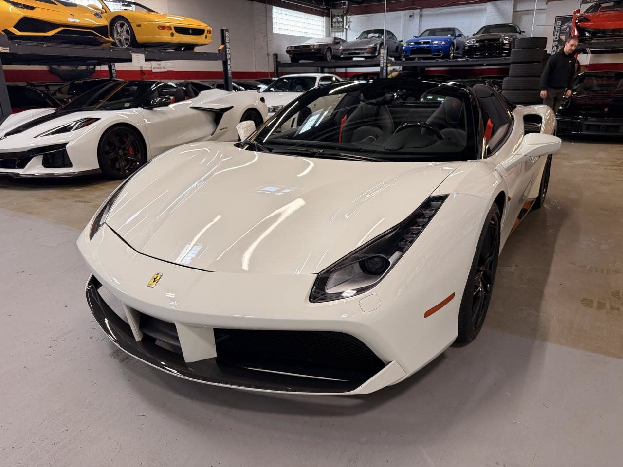 Used 2018 Ferrari 488 Spider RWD image 10