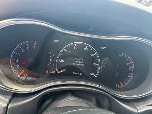 Used 2019 Jeep Grand Cherokee Altitude AWD/4WD image 10