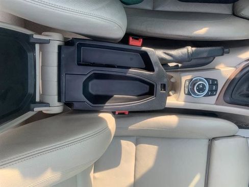 Used 2009 BMW 135i Convertible image 25