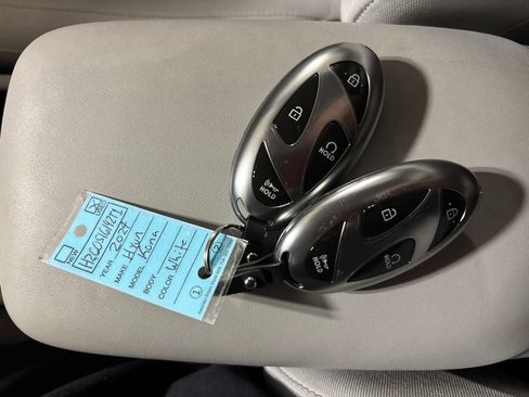 Certified 2024 Hyundai Kona SEL AWD/4WD image 34