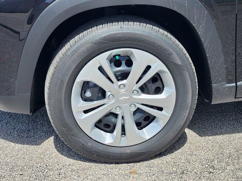 New 2026 Chevrolet Trax LS w/ Driver Confidence Package FWD image 8