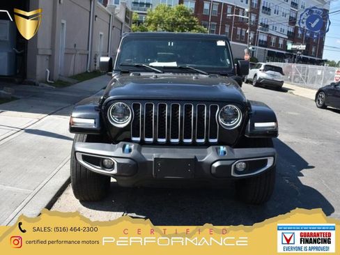 Used 2025 Jeep Wrangler Unlimited Sahara AWD/4WD image 1